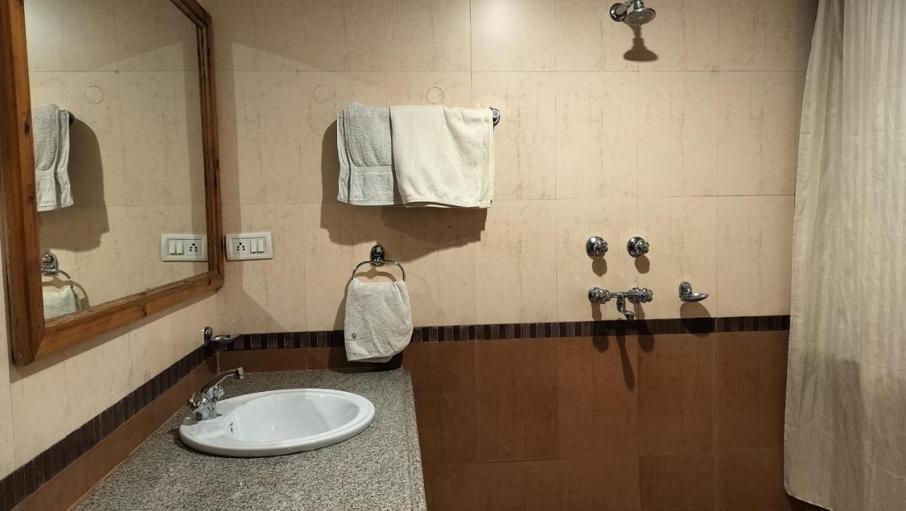 Auspiscious Him View Hotel ماكليود غانج المظهر الخارجي الصورة